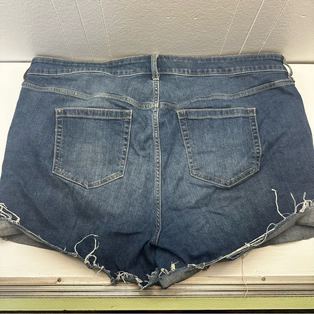 Torrid Button Fly Dark Blue Jean Shorts Distressed Hem size 20 plus size - Picture 9 of 10